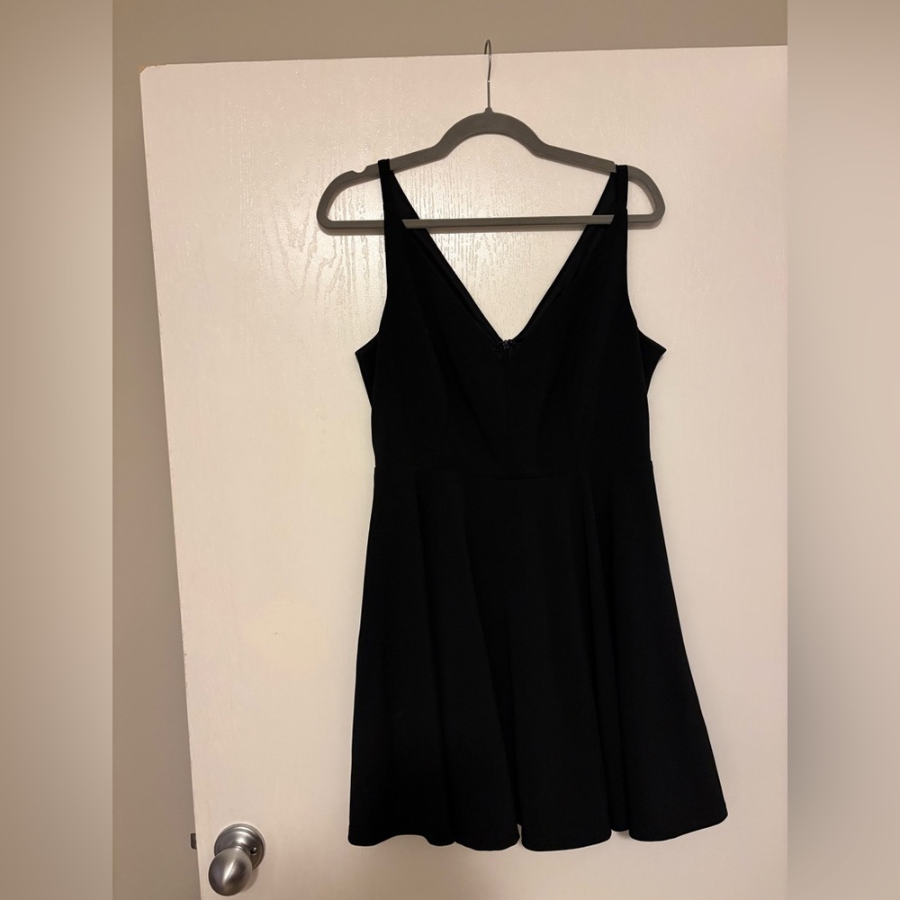 Lulus Classic V Neck Black Twirl Dress